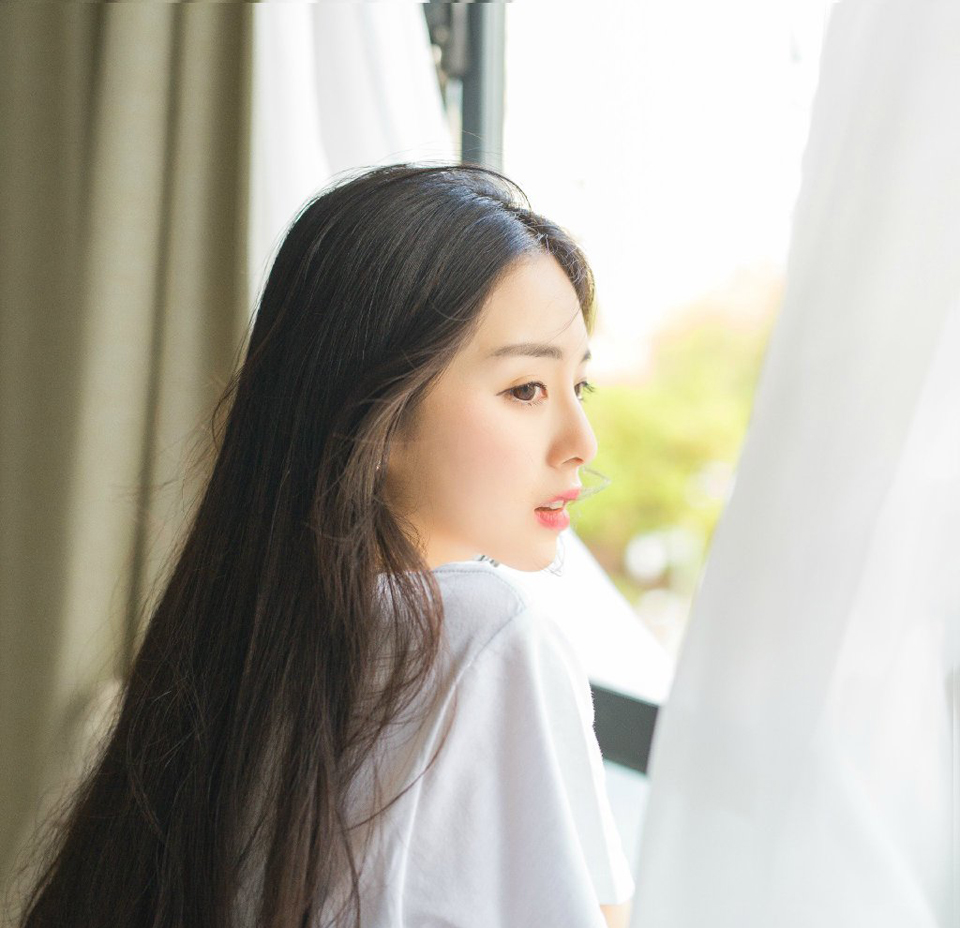 爱情有若佛家的禅---不可说，不可说，一说就是错[lizhigushicom]。婚姻和爱情的模式在世界有千万种，我的看法：女人是一架钢琴，遇到一位名家来弹，奏出来的是一支名曲。如果是一个普通人来弹，也许会奏出一条流行曲，要是碰上了不会弹琴的人，恐怕就不成歌了。